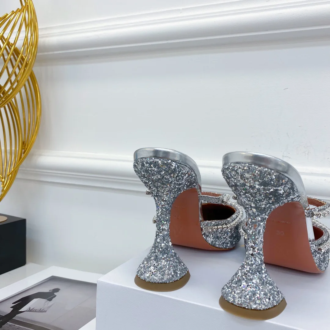 Прозрачные сандалии Julia на серебристом каблуке из ПВХ с кристаллами, Открытый квадратный носок, пряжка, ремешок на щиколотке, Модифицированный каблук-шпилька AMINA MUADDI . ' - ' . 4